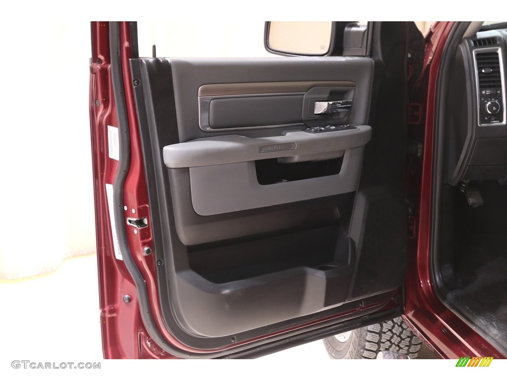 2016 Ram 1500 Big Horn Crew Cab 4x4 Black/Diesel Gray Door Panel Photo #140980870