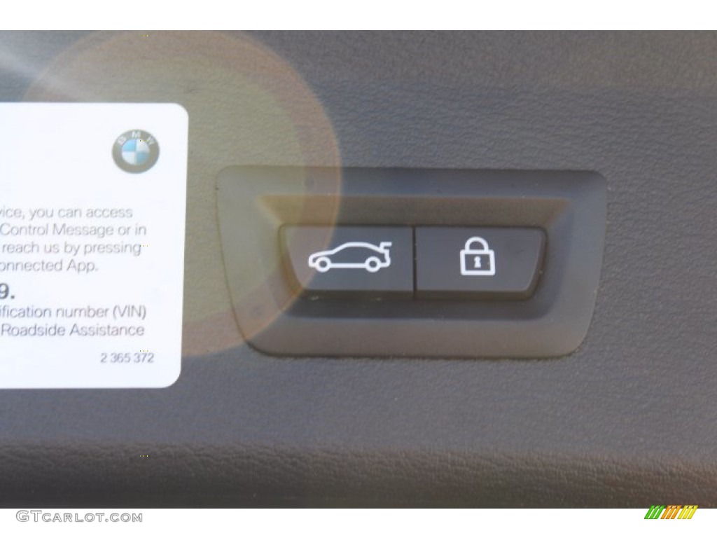 2019 X1 sDrive28i - Jet Black / Black photo #26