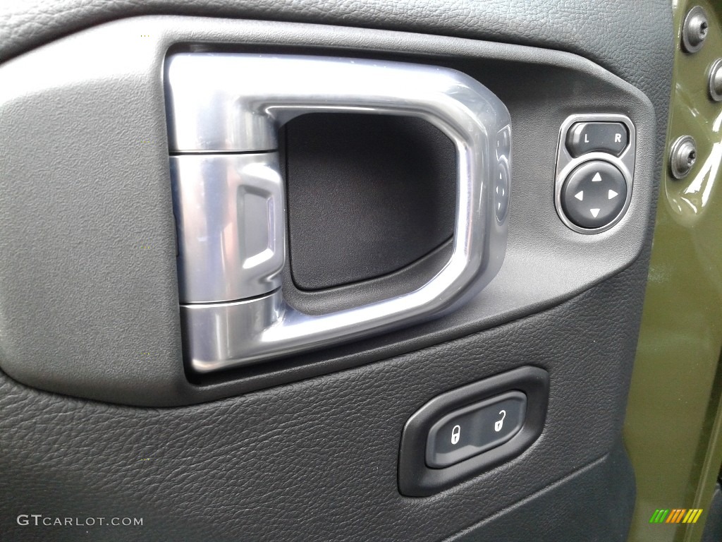 2021 Jeep Wrangler Unlimited Sahara Altitude 4x4 Controls Photo #140982208