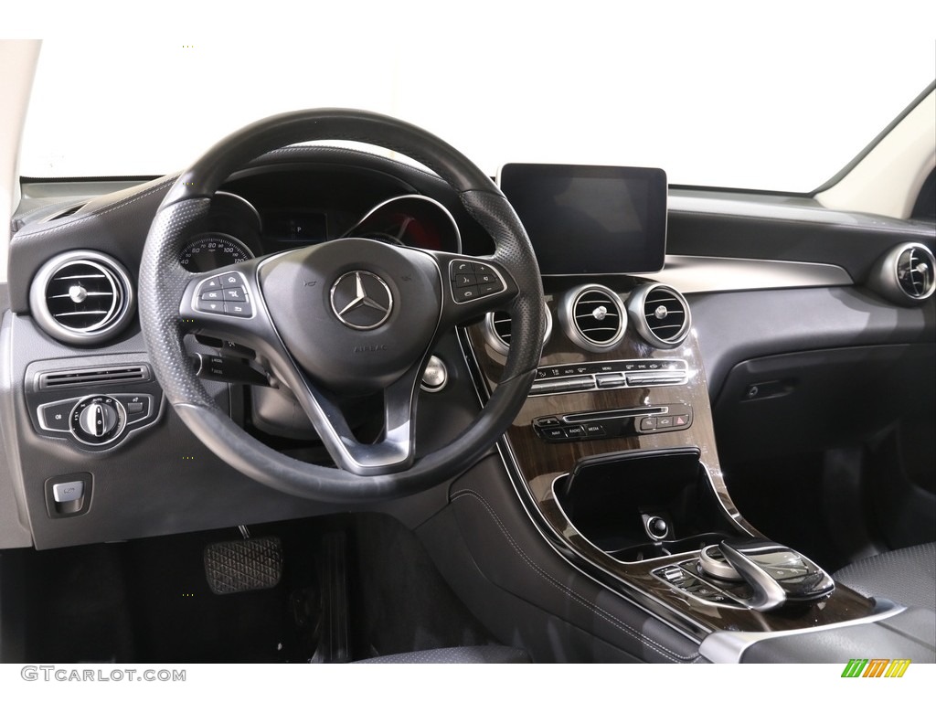 2016 Mercedes-Benz GLC 300 4Matic Black Dashboard Photo #140982211