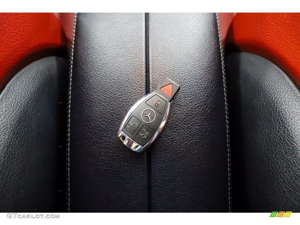 2018 Mercedes-Benz C 300 Sedan Keys Photos