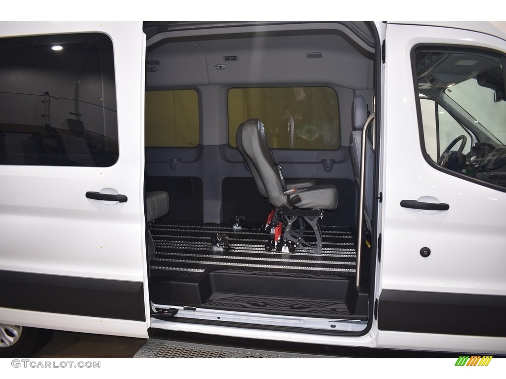 2019 Transit Passenger Wagon XLT 350 MR Long - Oxford White / Charcoal black photo #8