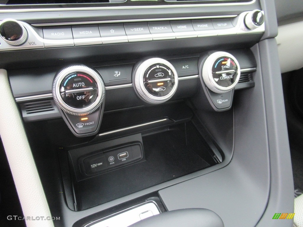 2020 Genesis G70 - Uyuni White / Black/Gray photo #17