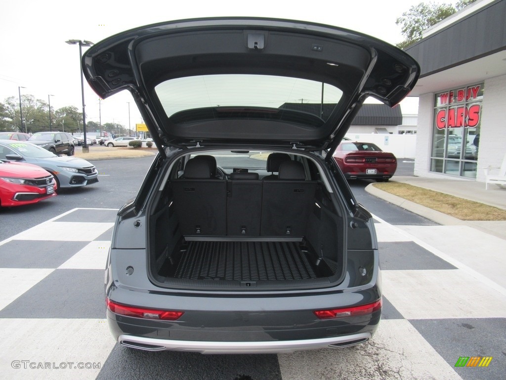 2020 Audi Q5 Premium quattro Trunk Photos