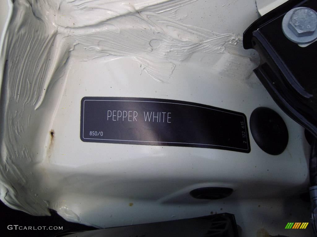 2009 Cooper Hardtop - Pepper White / Black/Grey photo #58