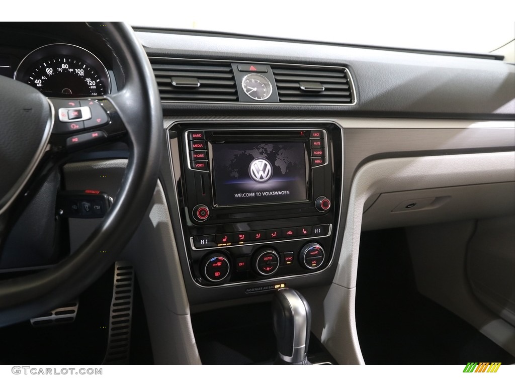 2017 Passat R-Line Sedan - Urano Gray / Moonrock Gray photo #9