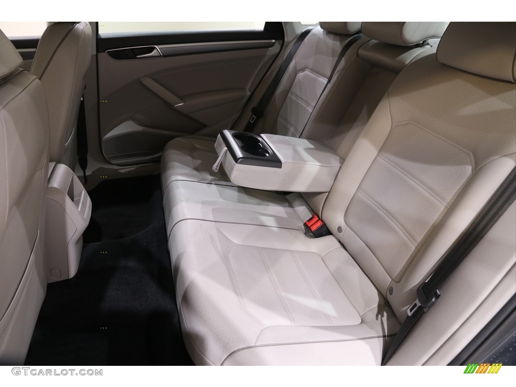 2017 Passat R-Line Sedan - Urano Gray / Moonrock Gray photo #18