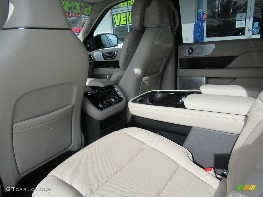 2018 Navigator Reserve 4x4 - Iced Mocha Metallic / Cappuccino photo #10