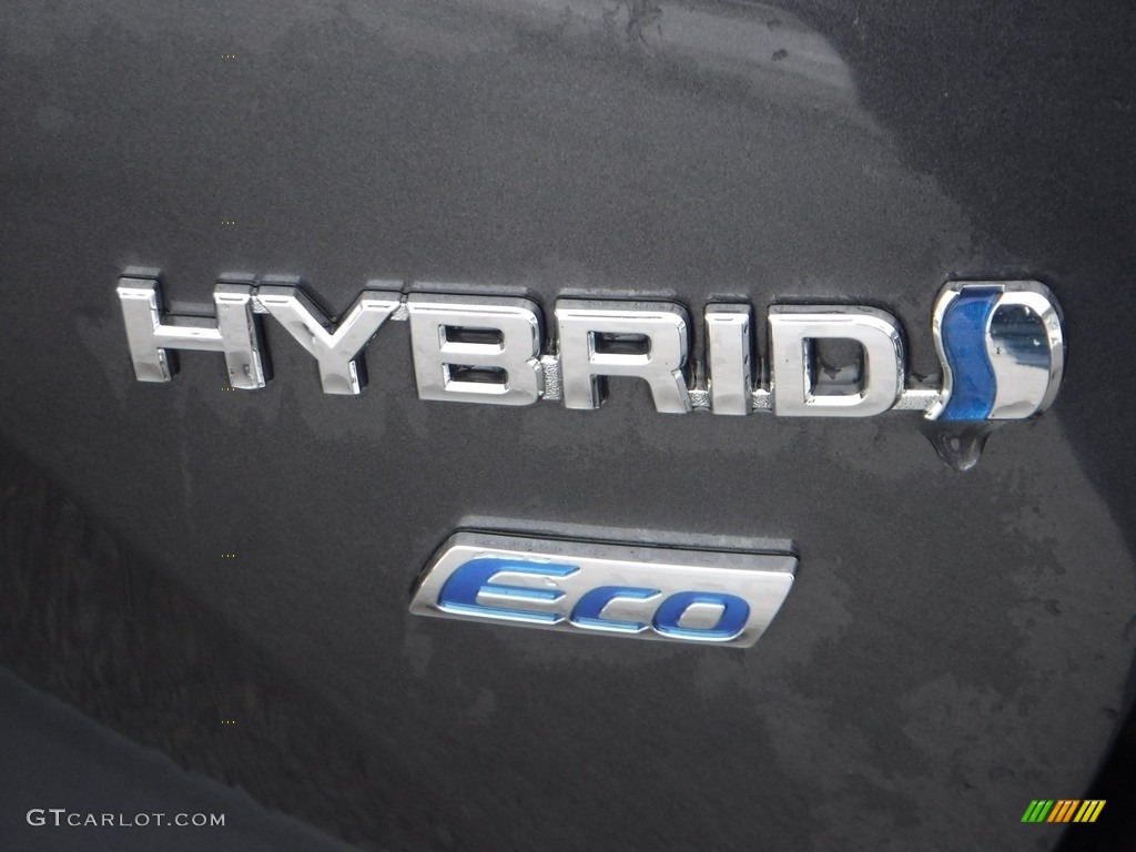 2019 Prius L Eco - Magnetic Grey Metallic / Moonstone photo #13