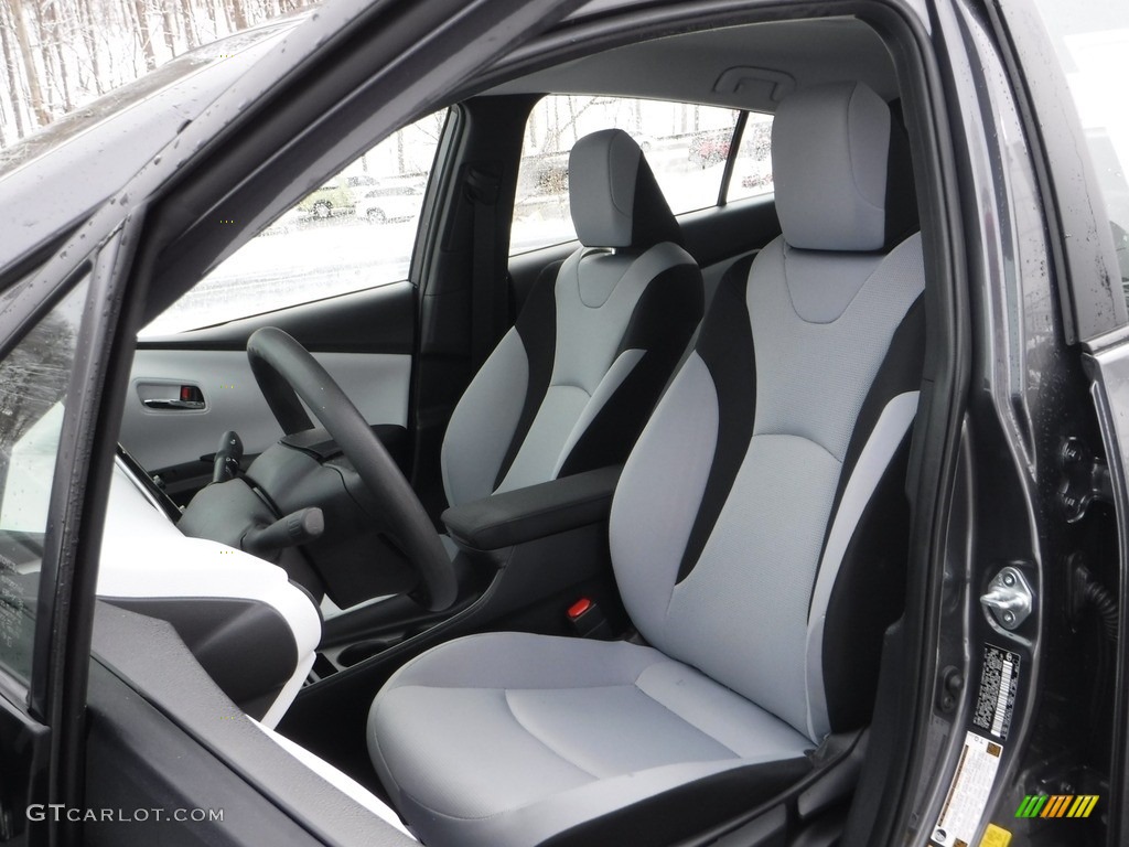 2019 Prius L Eco - Magnetic Grey Metallic / Moonstone photo #16