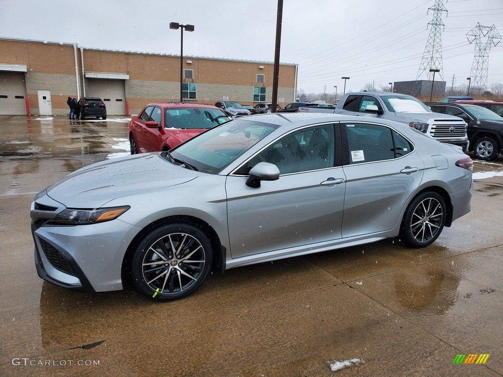 Celestial Silver Metallic 2021 Toyota Camry SE Exterior Photo #140996907