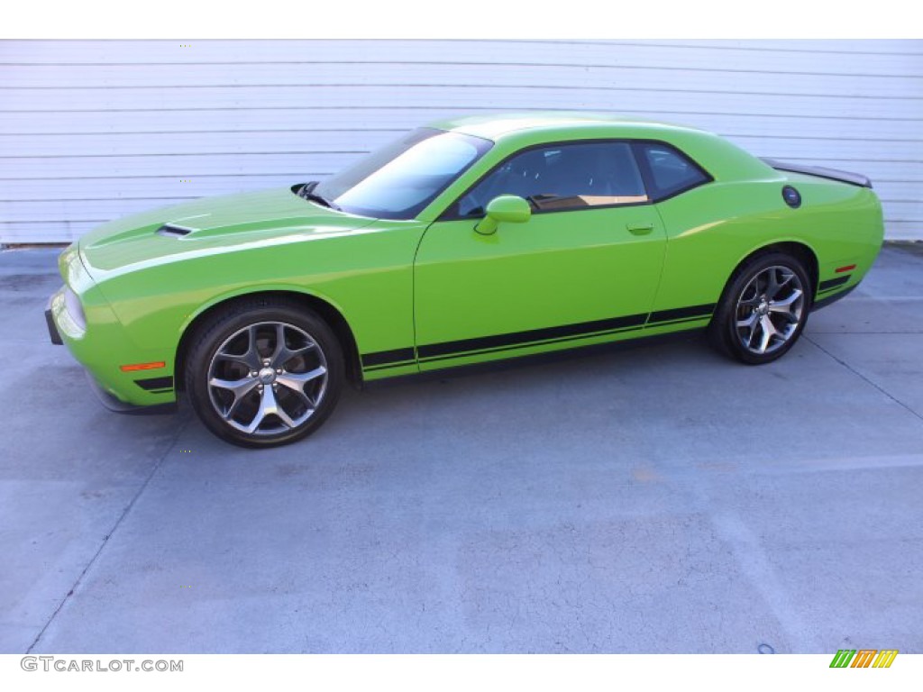 2017 Challenger SXT - Green Go / Black photo #5