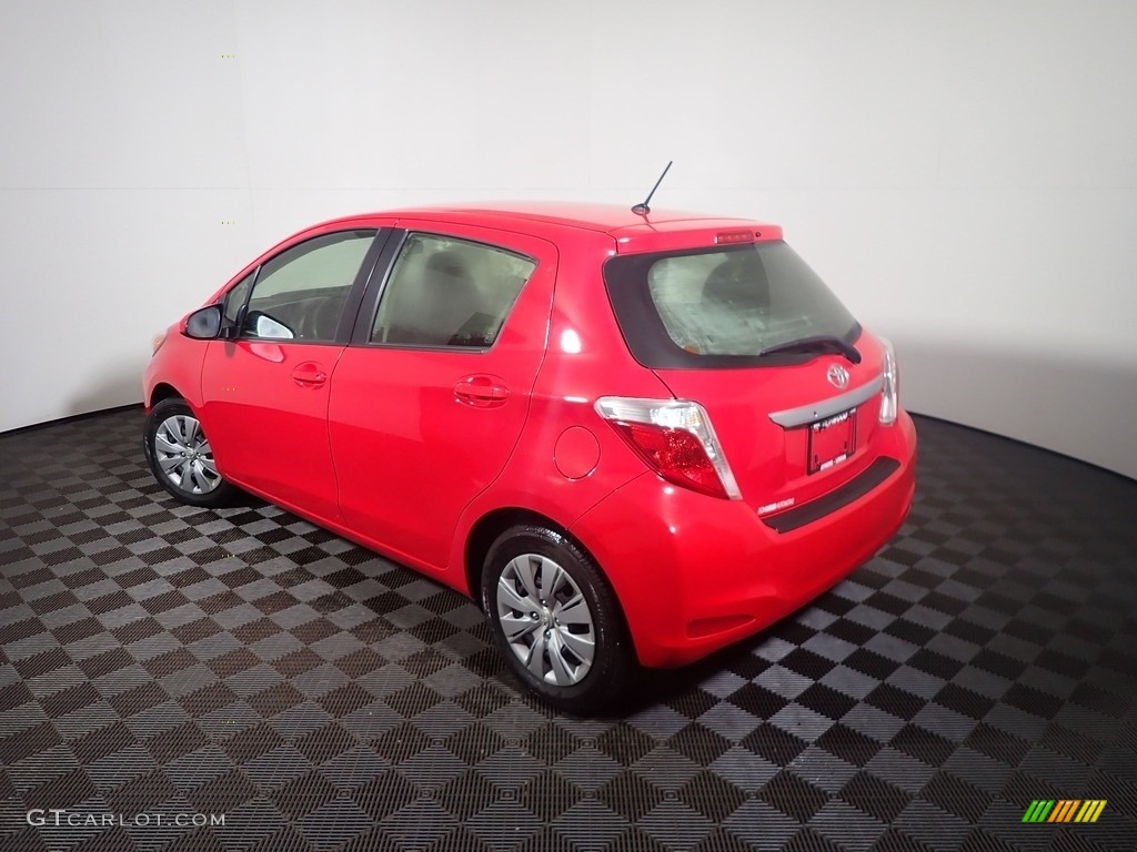 2012 Yaris L 5 Door - Absolutely Red / Ash Gray photo #11