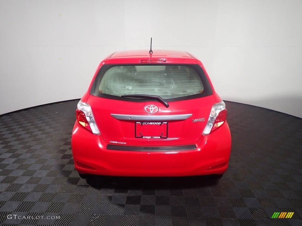 2012 Yaris L 5 Door - Absolutely Red / Ash Gray photo #12