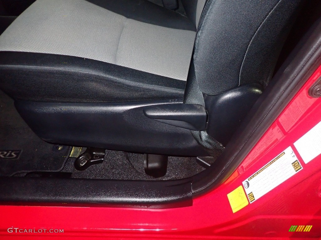 2012 Yaris L 5 Door - Absolutely Red / Ash Gray photo #22