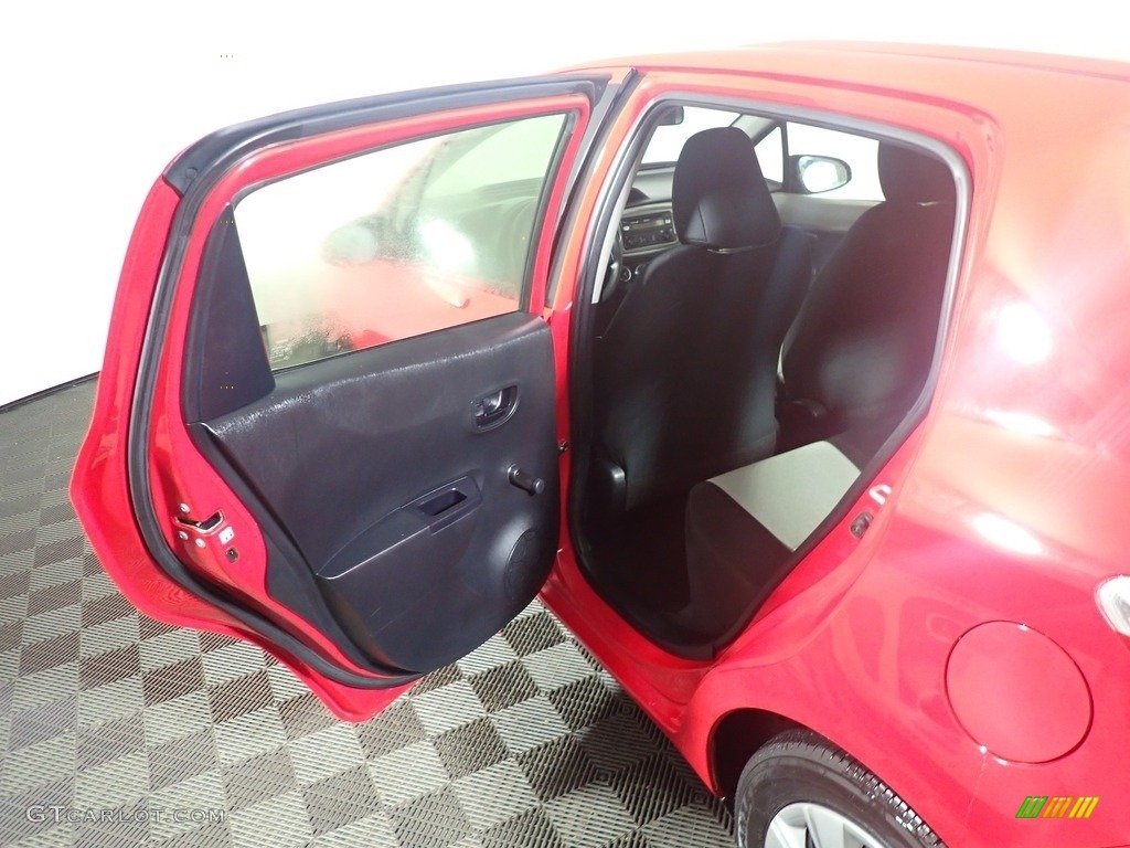 2012 Yaris L 5 Door - Absolutely Red / Ash Gray photo #29