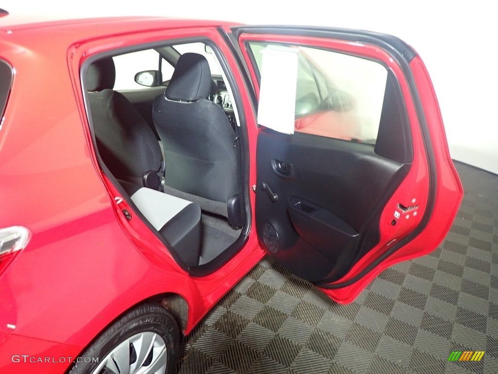 2012 Yaris L 5 Door - Absolutely Red / Ash Gray photo #31