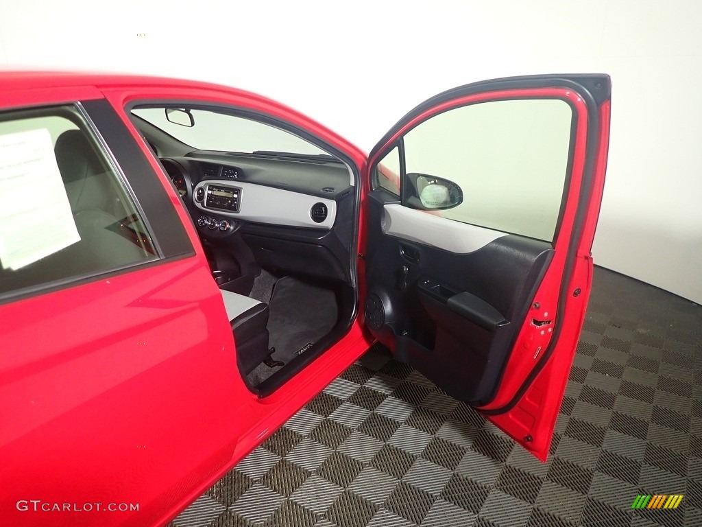 2012 Yaris L 5 Door - Absolutely Red / Ash Gray photo #33