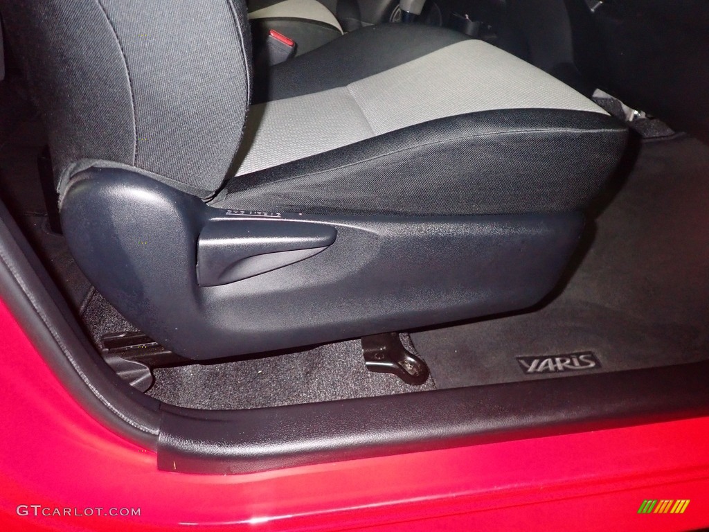 2012 Yaris L 5 Door - Absolutely Red / Ash Gray photo #35