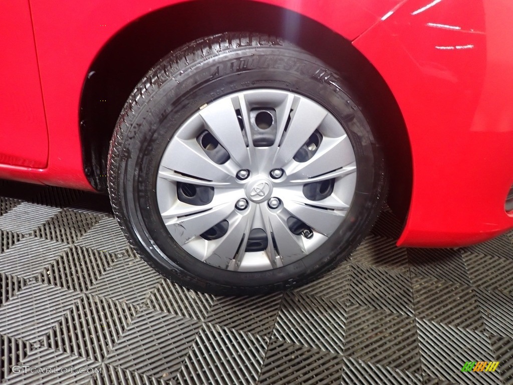 2012 Yaris L 5 Door - Absolutely Red / Ash Gray photo #36