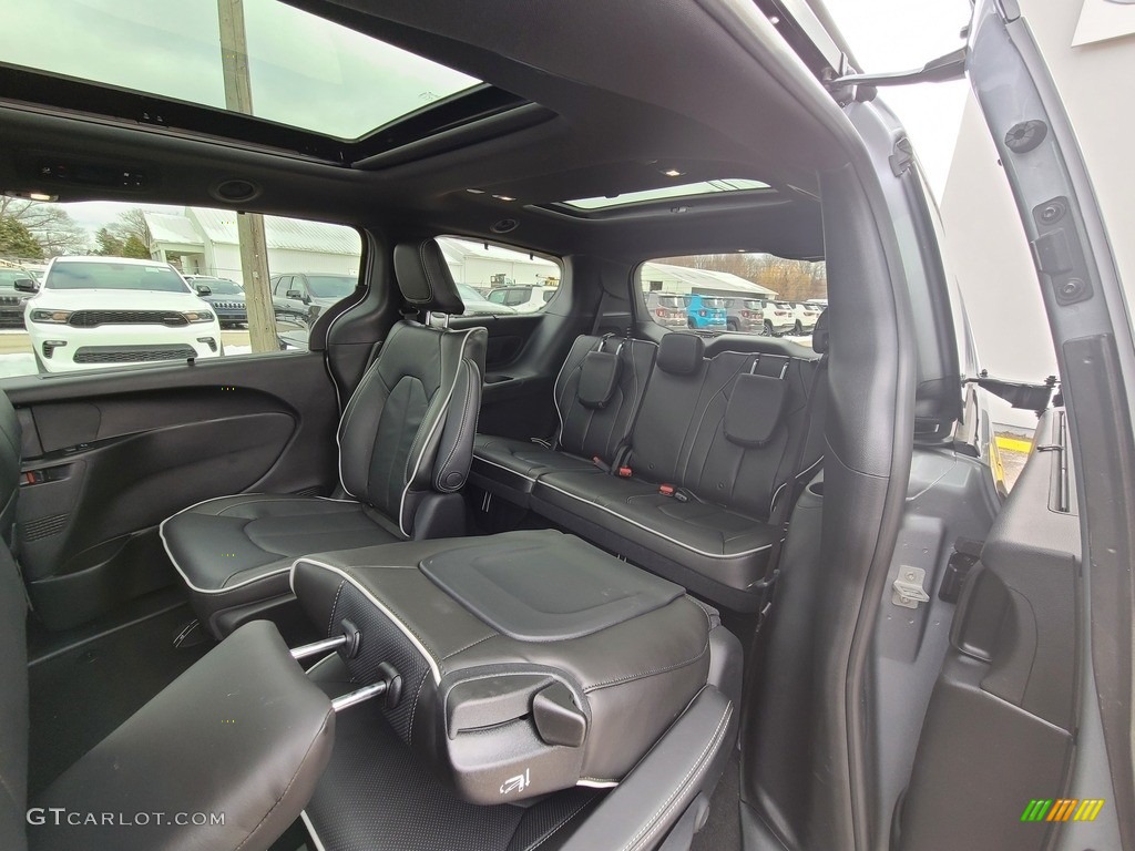 Black Interior 2021 Chrysler Pacifica Hybrid Limited Photo #140999773