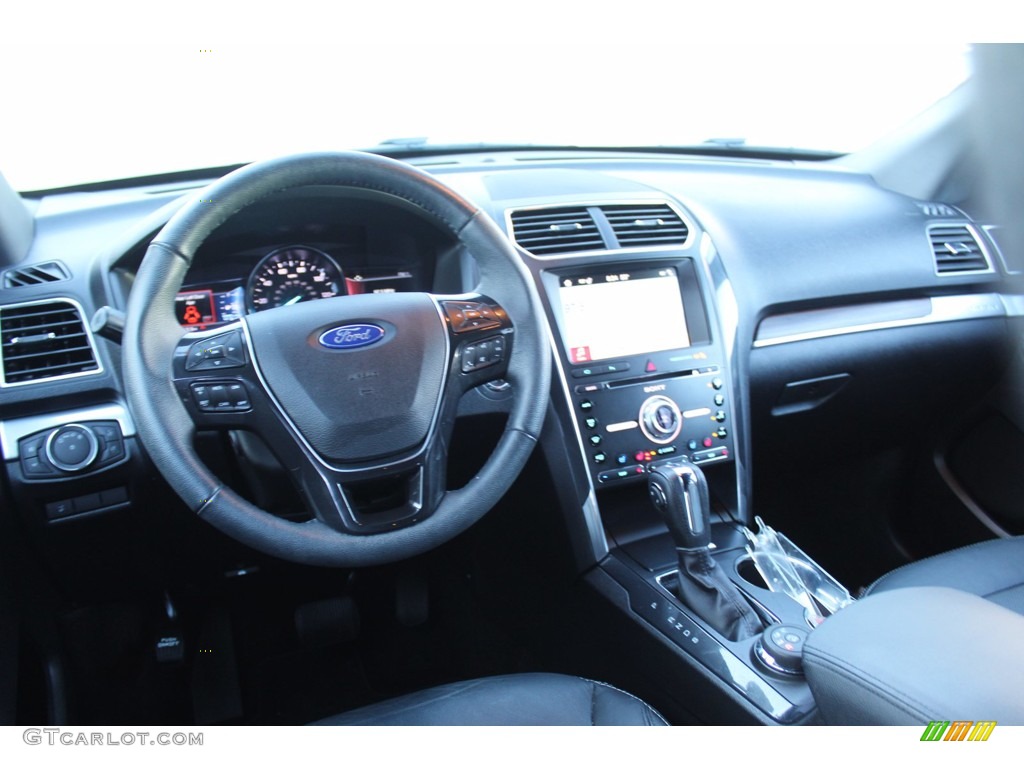 2018 Explorer Limited 4WD - White Platinum / Ebony Black photo #23