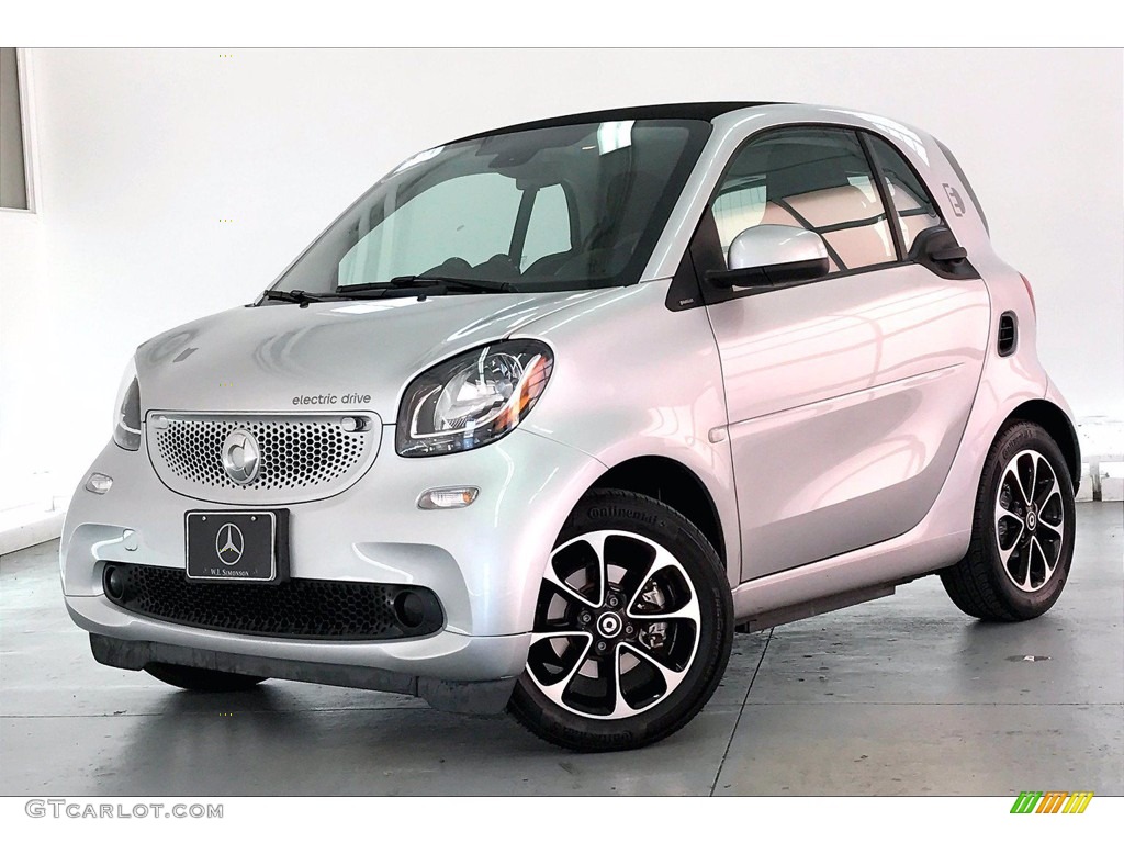 Cool Silver Metallic 2017 Smart fortwo Electric Drive coupe Exterior Photo #141007921