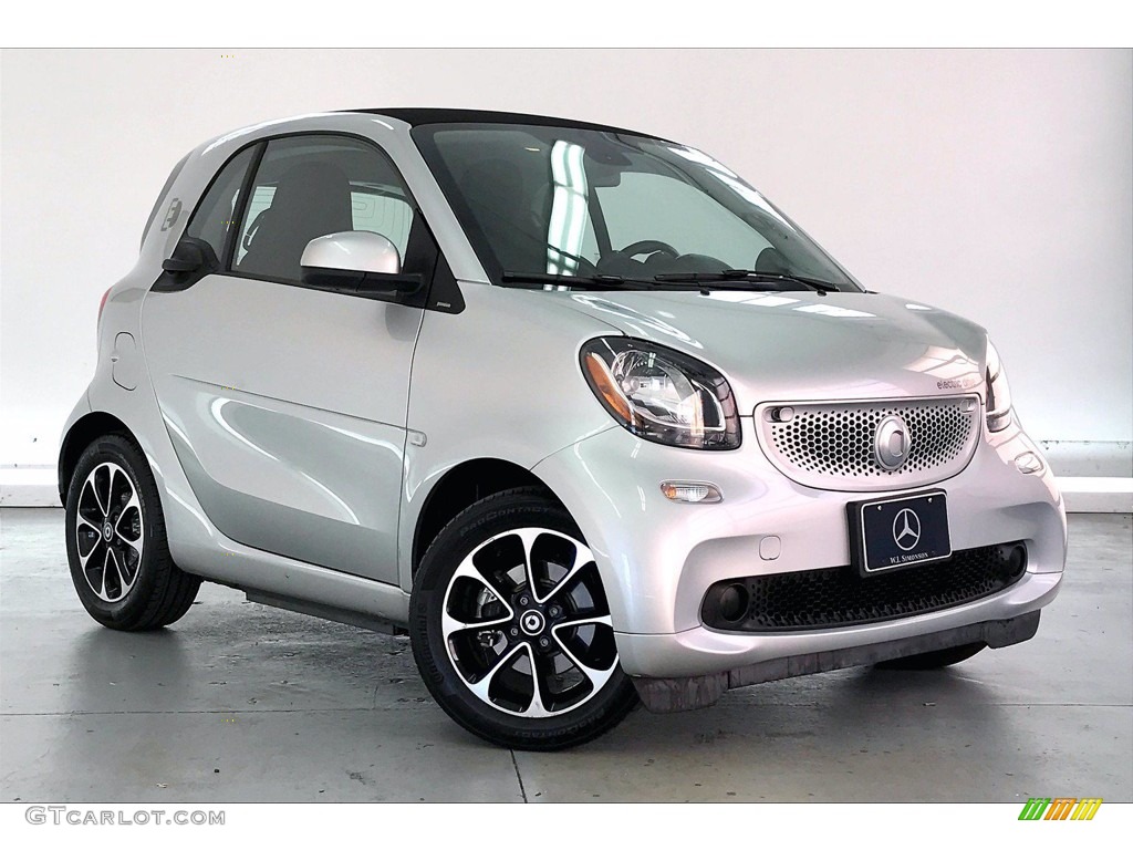 Cool Silver Metallic 2017 Smart fortwo Electric Drive coupe Exterior Photo #141008325