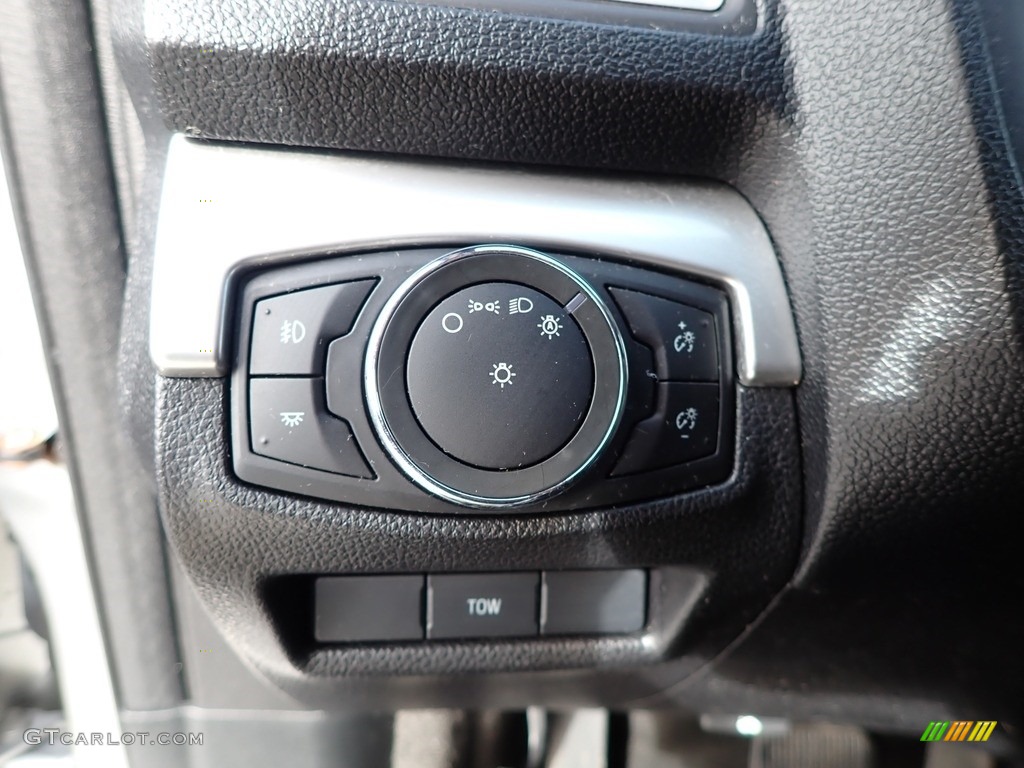 2017 Explorer XLT 4WD - Ingot Silver / Ebony Black photo #28