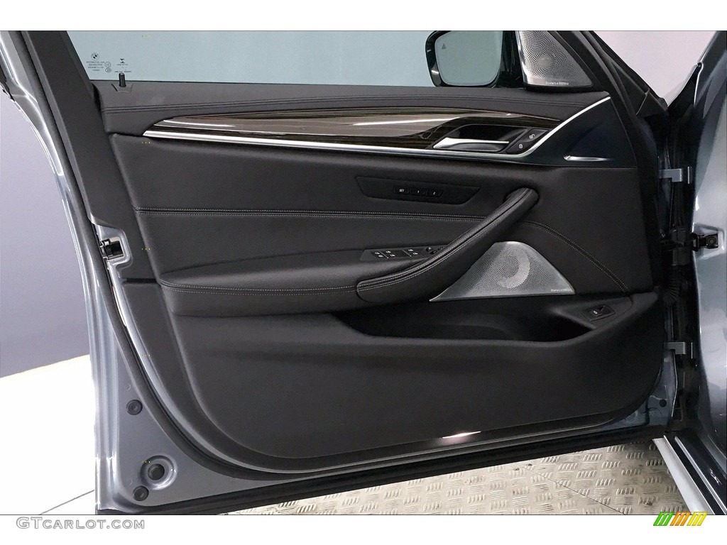 2018 BMW 5 Series M550i xDrive Sedan Black Door Panel Photo #141012502