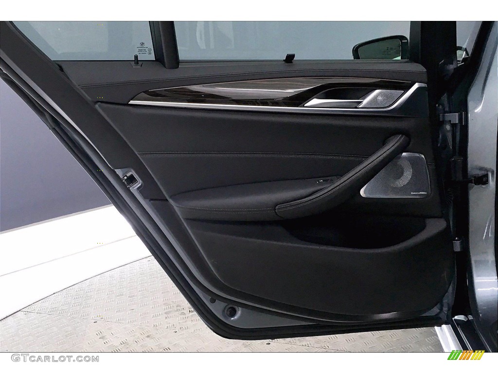 2018 BMW 5 Series M550i xDrive Sedan Black Door Panel Photo #141012548