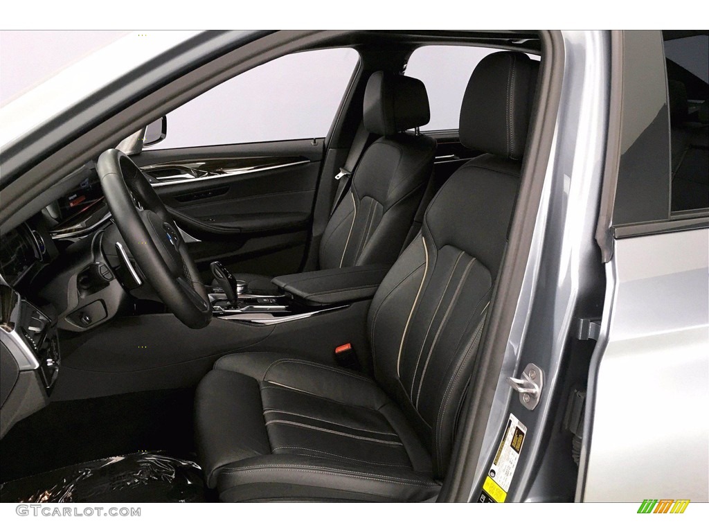 2018 BMW 5 Series M550i xDrive Sedan Front Seat Photo #141012632