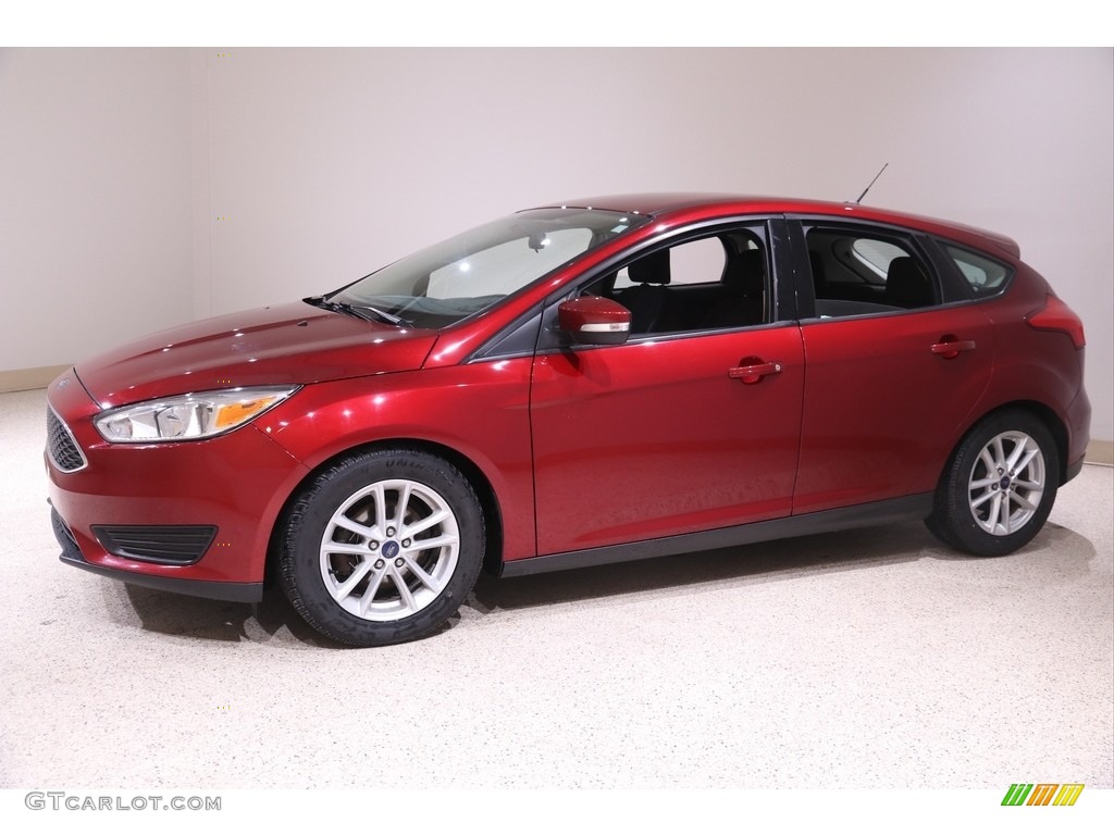 2016 Focus SE Hatch - Ruby Red / Charcoal Black photo #3