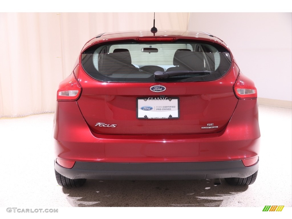 2016 Focus SE Hatch - Ruby Red / Charcoal Black photo #16