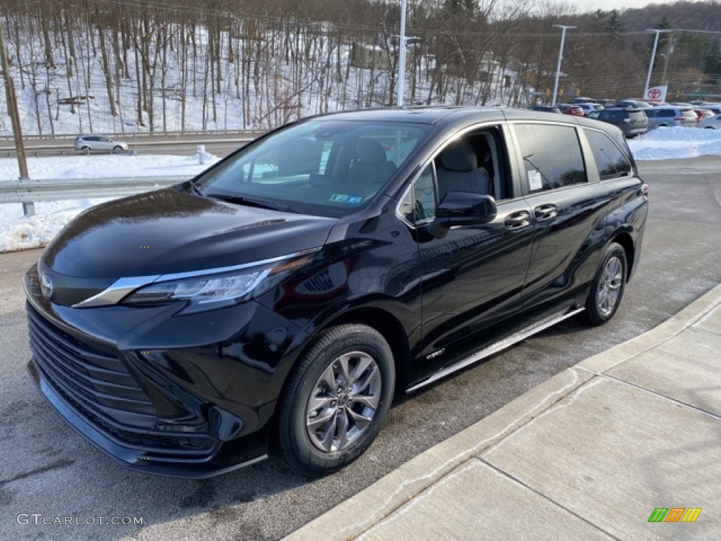 2021 Midnight Black Metallic Toyota Sienna LE Hybrid 141006647 Photo