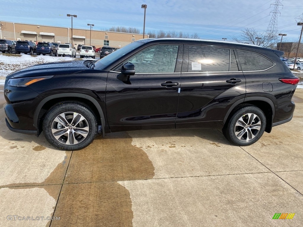 Opulent Amber Toyota Highlander