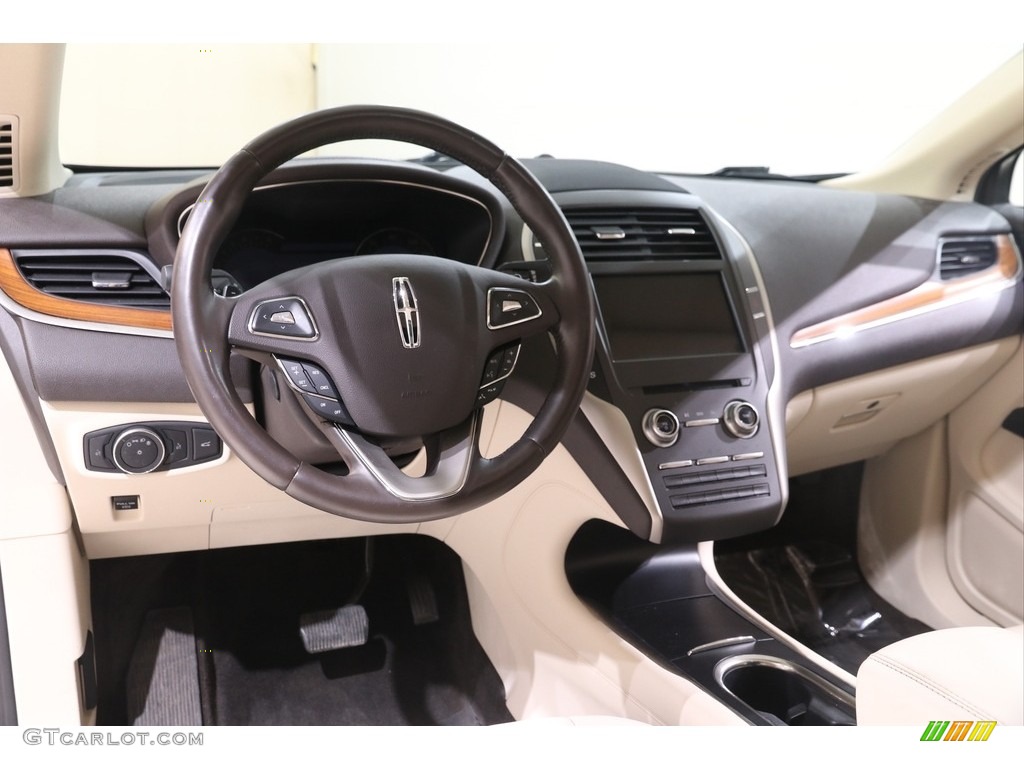 2016 Lincoln MKC Reserve AWD Dashboard Photos
