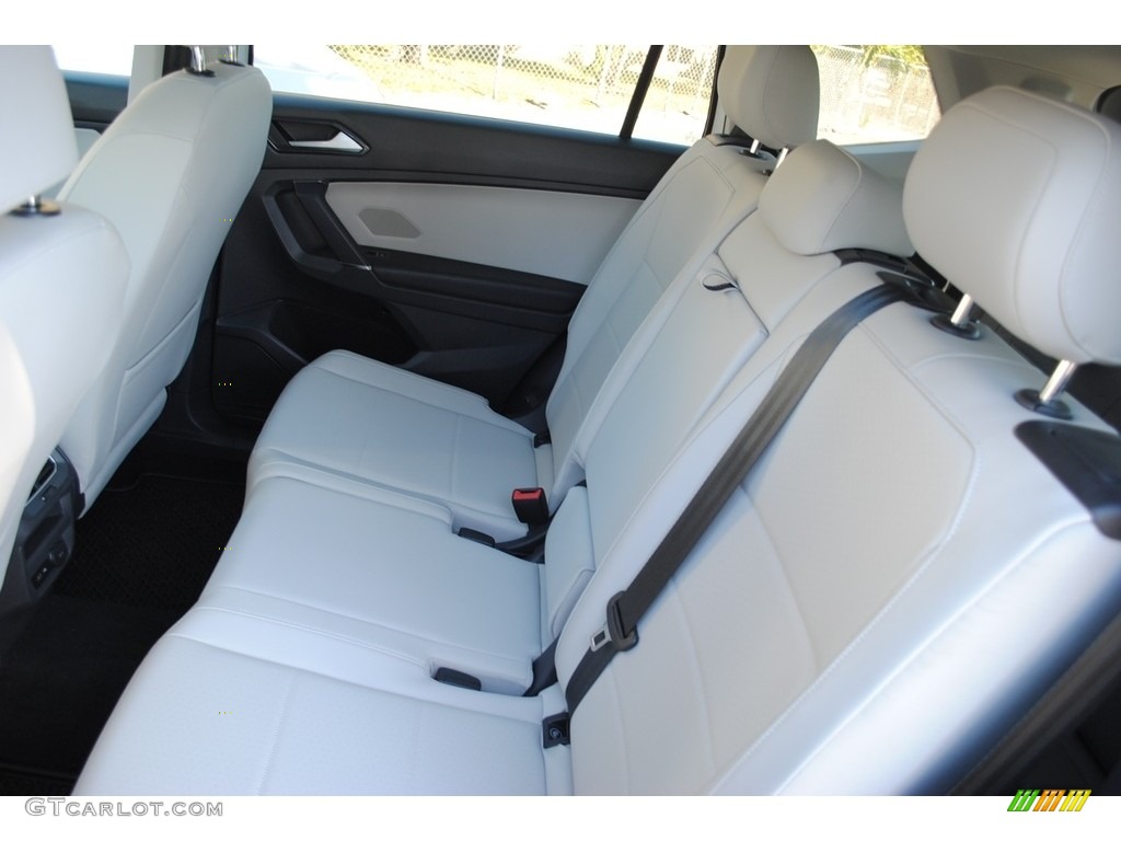 2018 Volkswagen Tiguan SEL Rear Seat Photo #141025060