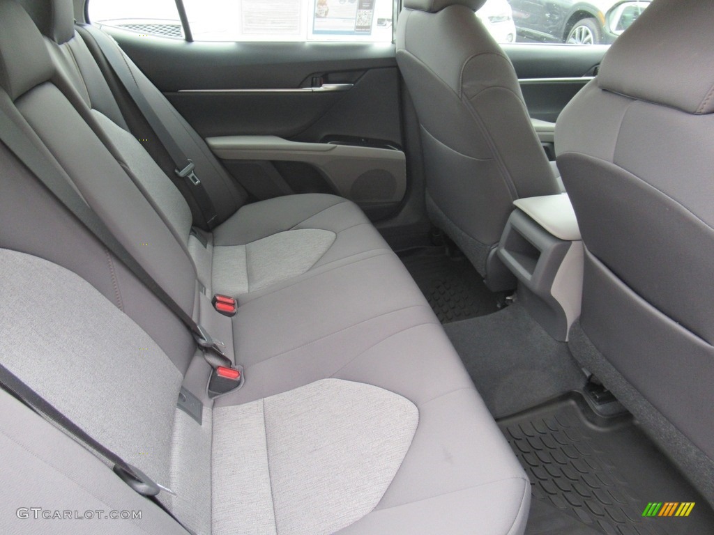 2018 Camry LE - Predawn Gray Mica / Ash photo #14