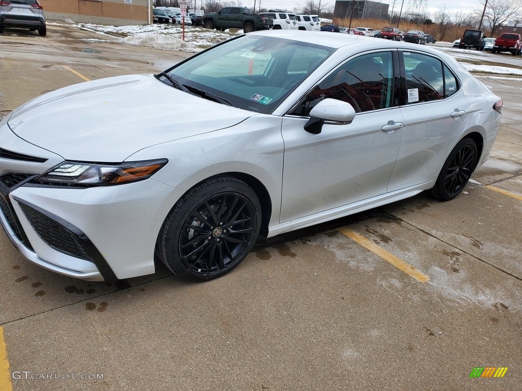 2021 Camry XSE - Wind Chill Pearl / Cockpit Red photo #1