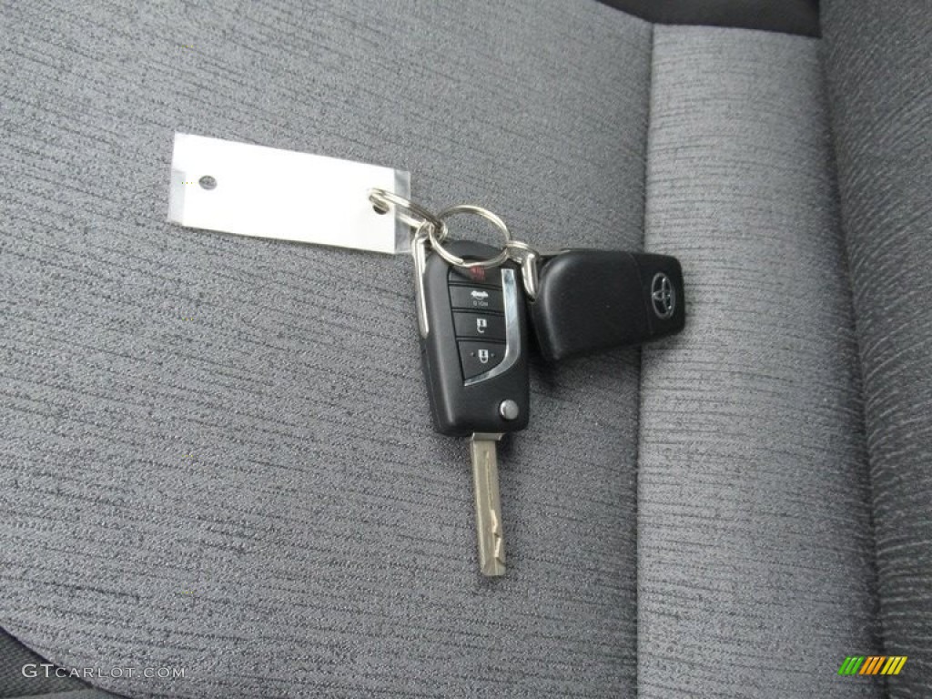 2018 Camry LE - Predawn Gray Mica / Ash photo #20