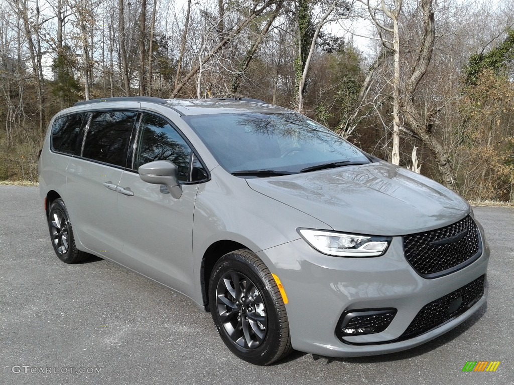 2021 Pacifica Touring - Ceramic Gray / Black photo #4