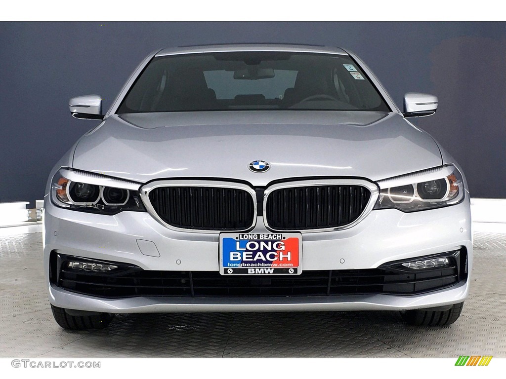 2018 5 Series 530e iPerfomance Sedan - Glacier Silver Metallic / Black photo #2