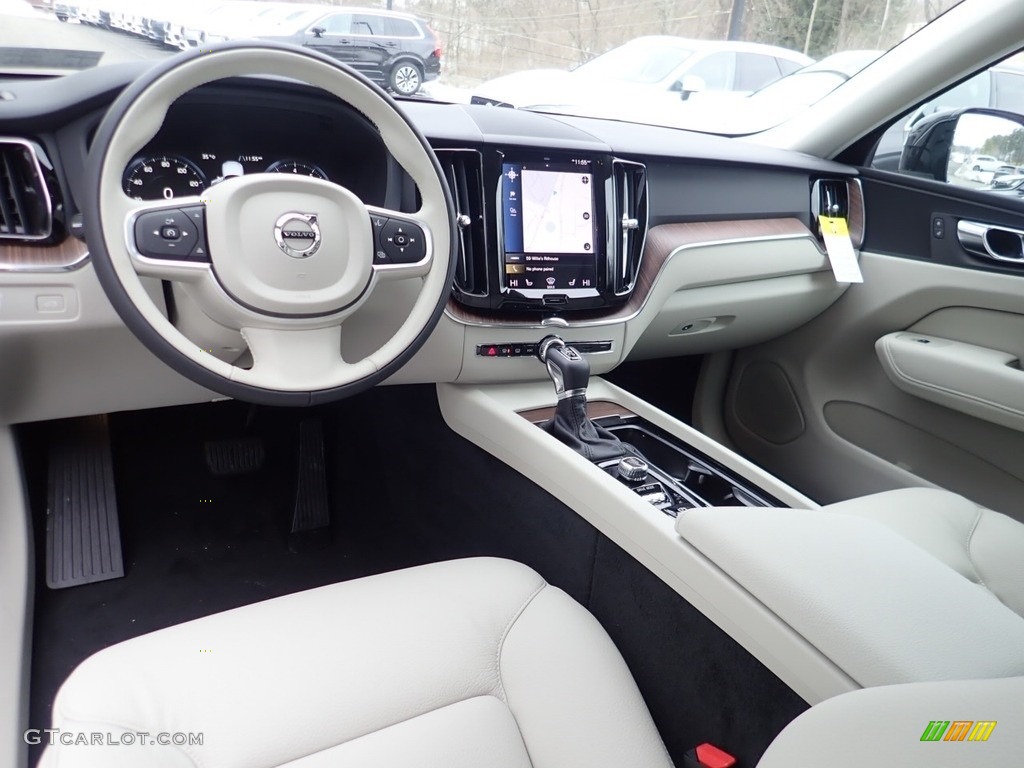 2021 XC60 T6 AWD Momentum - Onyx Black Metallic / Blonde/Charcoal photo #9
