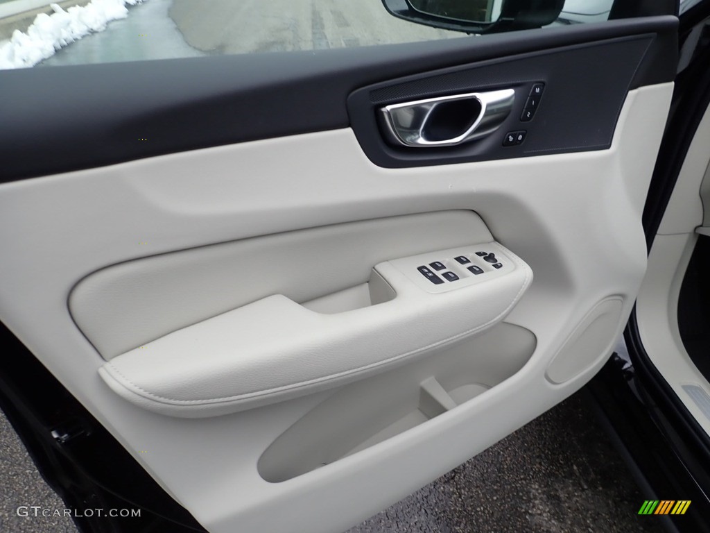 2021 XC60 T6 AWD Momentum - Onyx Black Metallic / Blonde/Charcoal photo #10