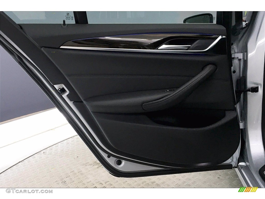 2018 5 Series 530e iPerfomance Sedan - Glacier Silver Metallic / Black photo #25