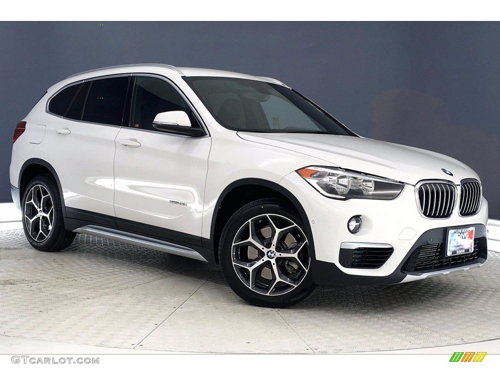 Alpine White BMW X1