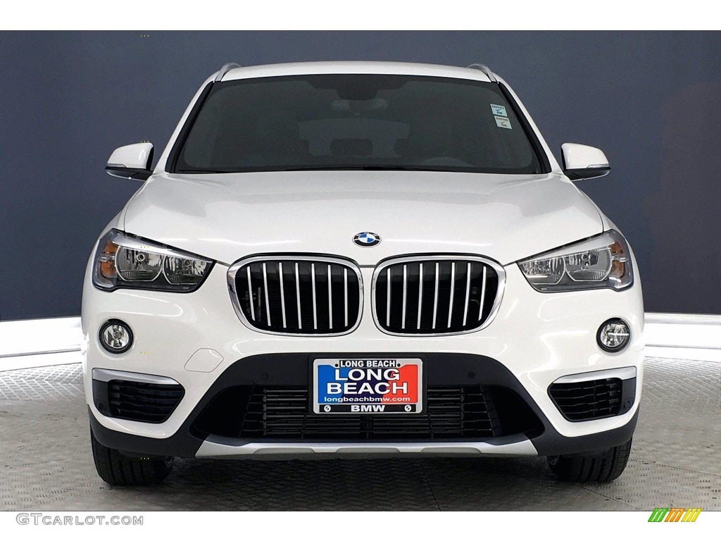 2018 X1 sDrive28i - Alpine White / Black photo #2