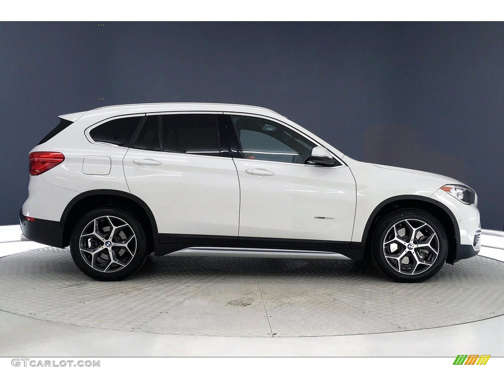 2018 X1 sDrive28i - Alpine White / Black photo #14