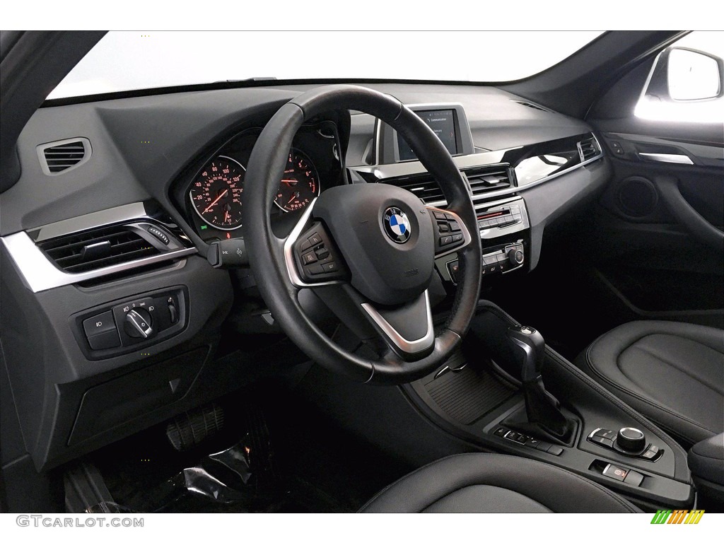 2018 X1 sDrive28i - Alpine White / Black photo #21